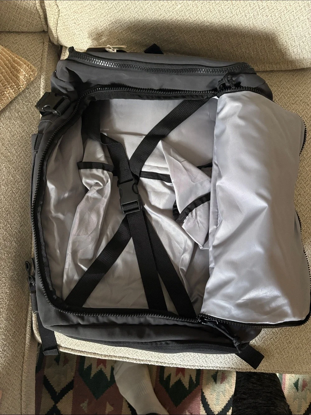 Bagsmart Blast 28L Travel Backpack - Picture 2 of 7